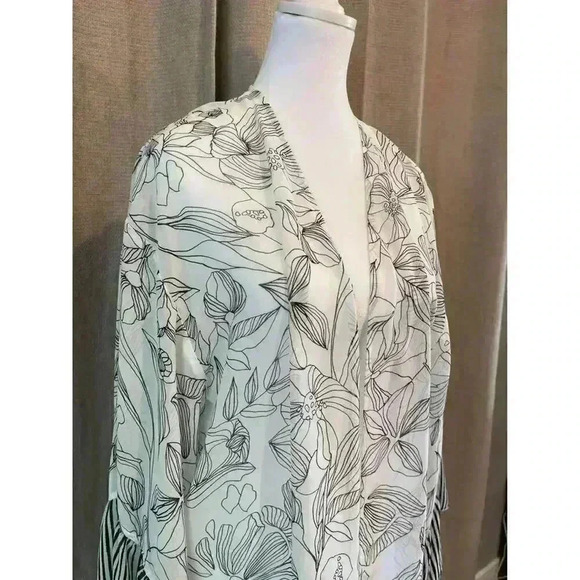 A New Day Black and White Hip Length Floral Kimono One Size Fits Most Women's - Picture 2 of 7